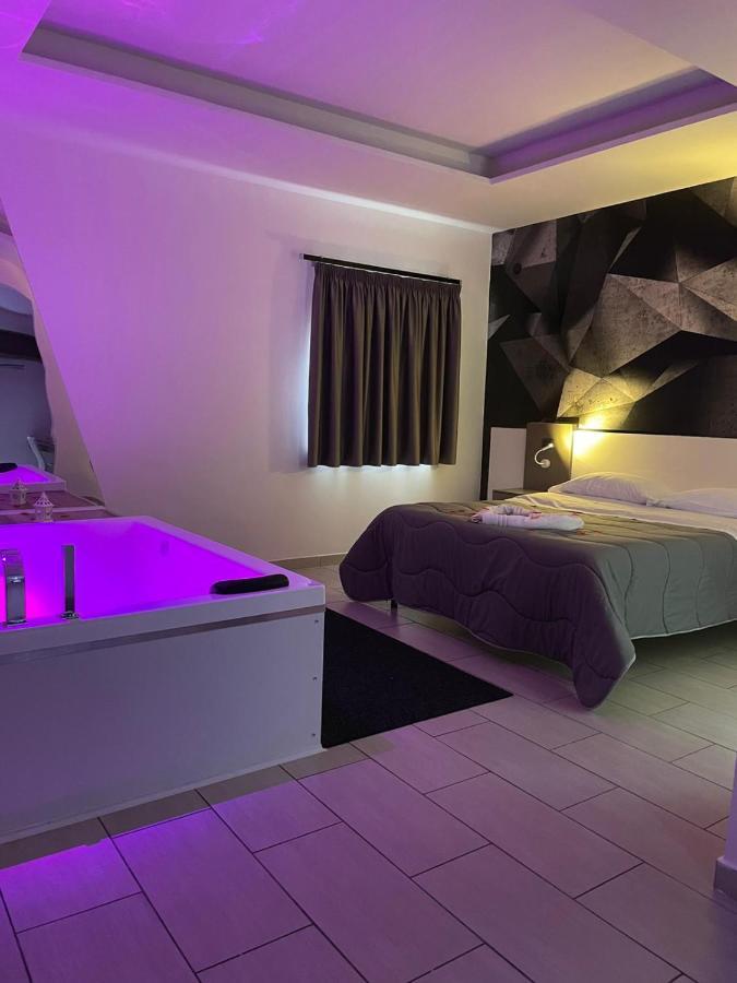 Hotel Cristian Джульяно-ін-Кампанія Екстер'єр фото