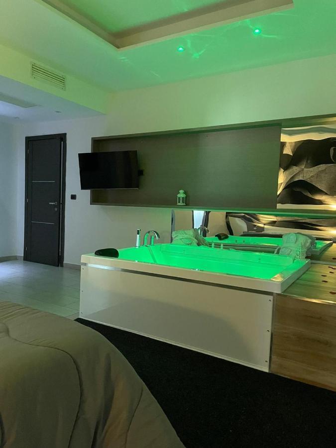 Hotel Cristian Джульяно-ін-Кампанія Екстер'єр фото